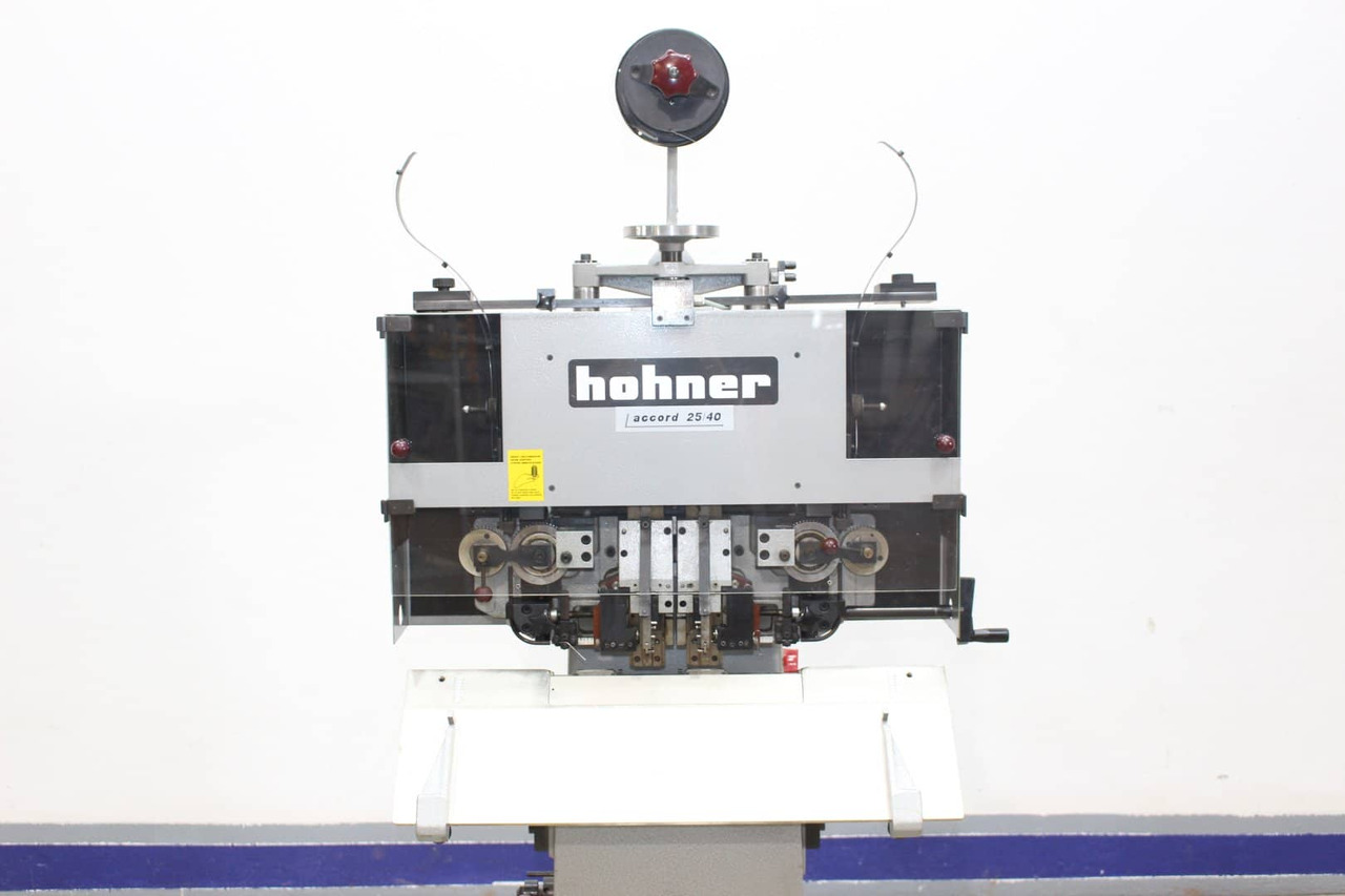 Hohner ACCORD 25/40 - Mașină de tipar: Foto 4 Hohner ACCORD 25/40 - Mașină de tipar: Foto 4