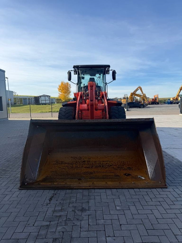 Încărcător frontal pe pneuri Hitachi ZW 180-6: Foto 8