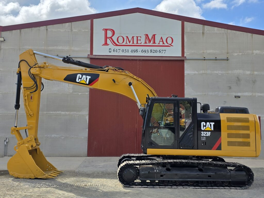 CAT 323FL - Excavator pe şenile: Foto 1 CAT 323FL - Excavator pe şenile: Foto 1