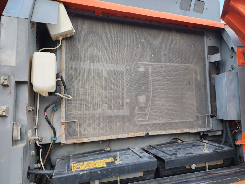 HITACHI ZX300LCN-6 - Excavator pe şenile: Foto 5 HITACHI ZX300LCN-6 - Excavator pe şenile: Foto 5