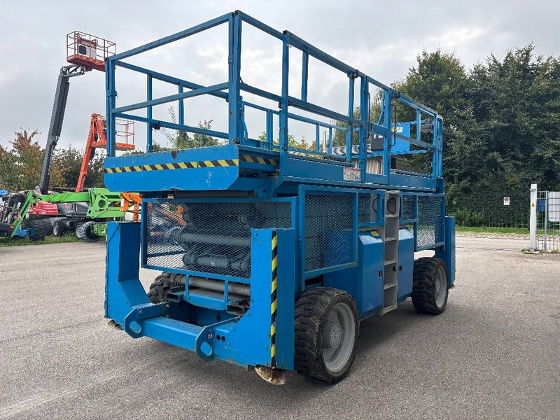 Genie GS 4390 RT 15,11m Diesel Scherenarbeitsbühne - Platforma foarfeca: Foto 3 Genie GS 4390 RT 15,11m Diesel Scherenarbeitsbühne - Platforma foarfeca: Foto 3
