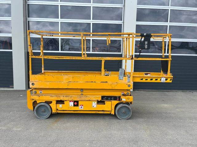 Haulotte Compact 8 - Scherenarbeitsbühne 8,2m, BJ 2014 - Platforma foarfeca: Foto 1 Haulotte Compact 8 - Scherenarbeitsbühne 8,2m, BJ 2014 - Platforma foarfeca: Foto 1