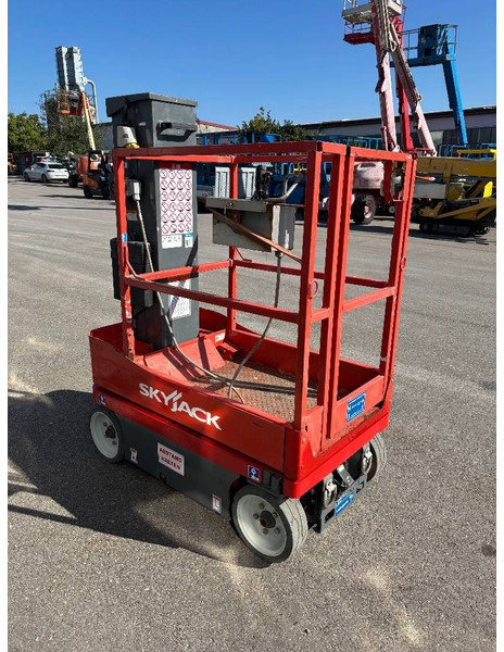 Skyjack SJ 16 6,75m Elektro Mastarbeitsbühne - Autopropulsată platformă: Foto 5 Skyjack SJ 16 6,75m Elektro Mastarbeitsbühne - Autopropulsată platformă: Foto 5
