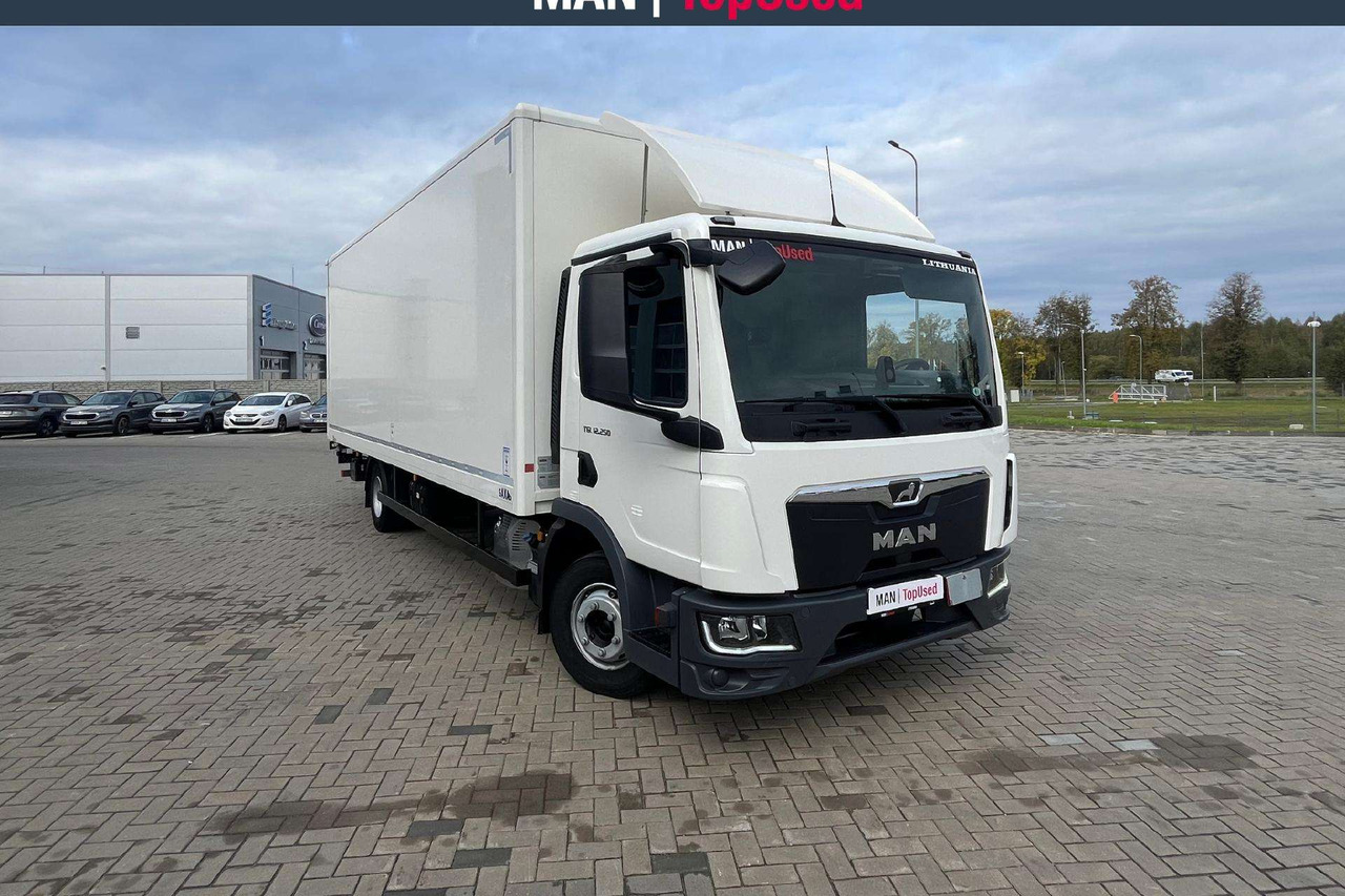 MAN 12.250 4x2 BL CH (8425) - Camion furgon: Foto 2 MAN 12.250 4x2 BL CH (8425) - Camion furgon: Foto 2