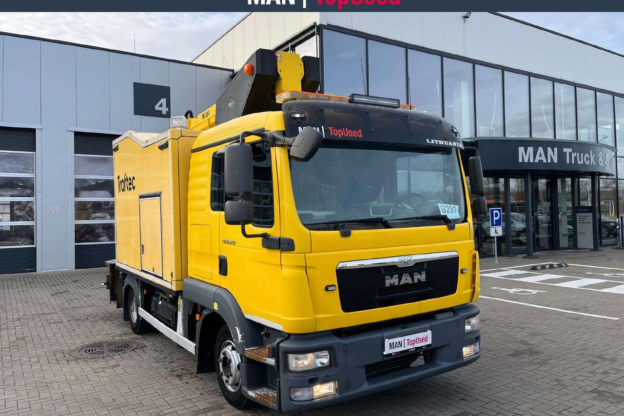 MAN 8.220 4X2 bokštelis(9291) - Camion cu macara: Foto 2 MAN 8.220 4X2 bokštelis(9291) - Camion cu macara: Foto 2