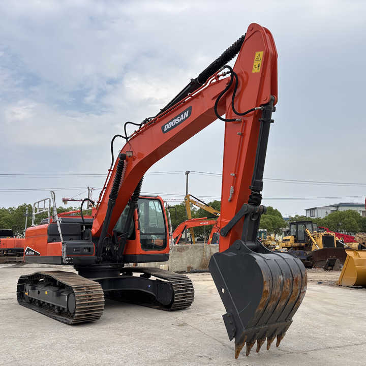22 Tons Excavator Original Doosan Dx225LCA Crawler Digger Secondhand Used Good Condition Doosan Hydraulic Excavator on Sale - Excavator pe şenile: Foto 1 22 Tons Excavator Original Doosan Dx225LCA Crawler Digger Secondhand Used Good Condition Doosan Hydraulic Excavator on Sale - Excavator pe şenile: Foto 1
