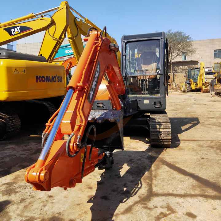 Awesome Performance Korea Imported Small Scale Used Doosan Dx60 Excavator in Shanghai - Excavator pe şenile: Foto 2 Awesome Performance Korea Imported Small Scale Used Doosan Dx60 Excavator in Shanghai - Excavator pe şenile: Foto 2