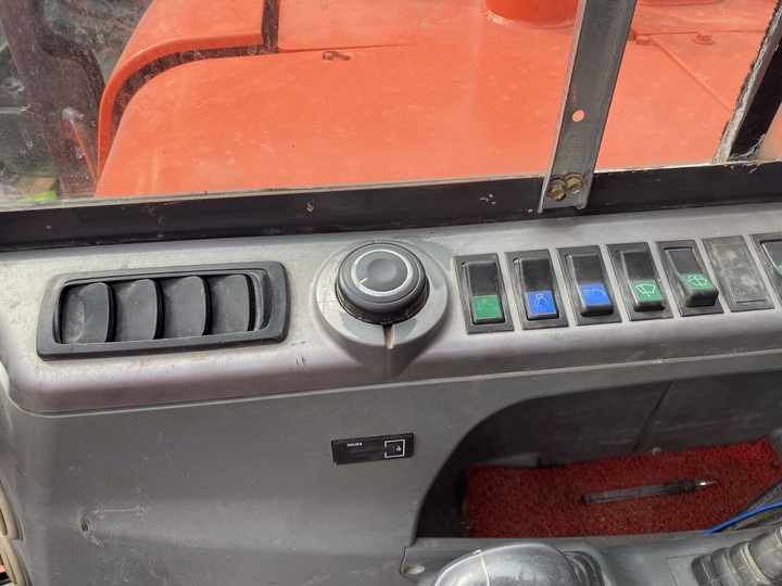 Awesome Performance Korea Imported Small Scale Used Doosan Dx60 Excavator in Shanghai - Excavator pe şenile: Foto 3 Awesome Performance Korea Imported Small Scale Used Doosan Dx60 Excavator in Shanghai - Excavator pe şenile: Foto 3
