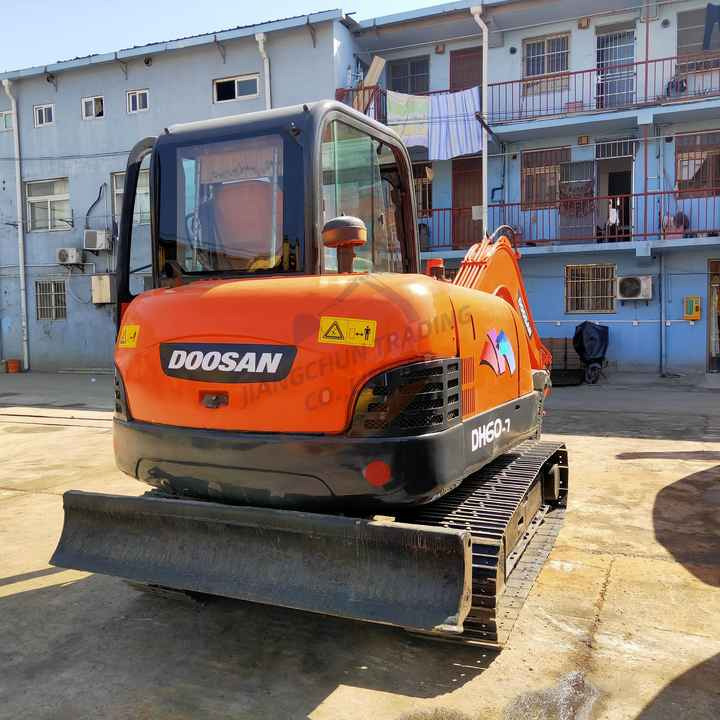 Awesome Performance Korea Imported Small Scale Used Doosan Dx60 Excavator in Shanghai good price - Excavator pe şenile: Foto 5 Awesome Performance Korea Imported Small Scale Used Doosan Dx60 Excavator in Shanghai good price - Excavator pe şenile: Foto 5