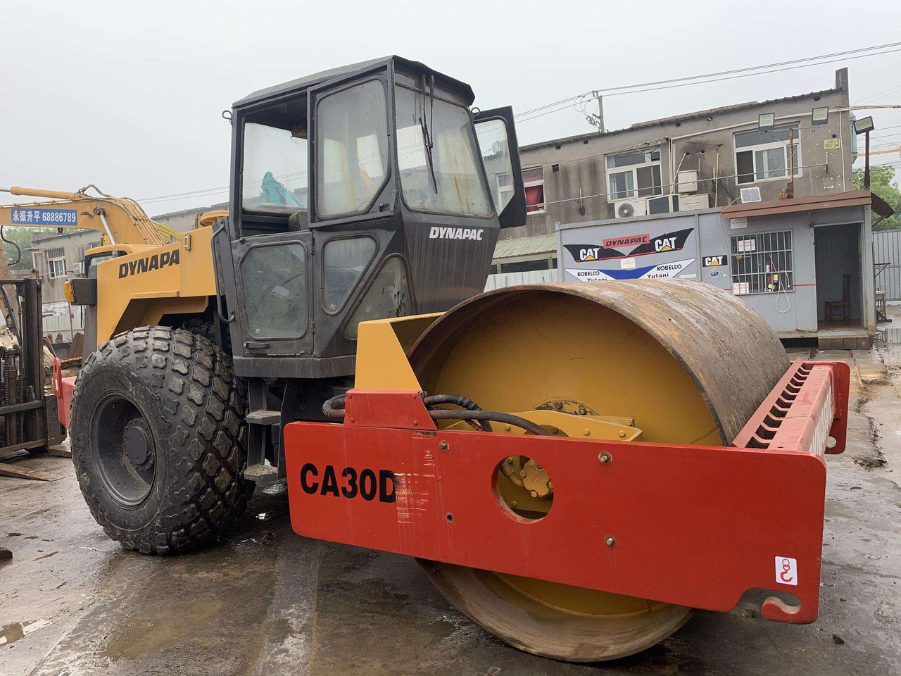 Good Quality Road Roller Surprise Price Second Hand Vibratory Compactor Original Sweden Used Road Roller Dynapac Ca30d - Cilindru compactor pentru asfalt: Foto 4 Good Quality Road Roller Surprise Price Second Hand Vibratory Compactor Original Sweden Used Road Roller Dynapac Ca30d - Cilindru compactor pentru asfalt: Foto 4