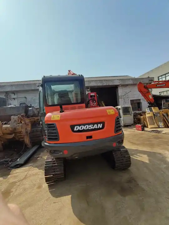 High Quality 6t Mini Excavator,Small Excavating Machine Korea Doosan Used Excavators Doosan Dx60 For Sale - Excavator pe şenile: Foto 4 High Quality 6t Mini Excavator,Small Excavating Machine Korea Doosan Used Excavators Doosan Dx60 For Sale - Excavator pe şenile: Foto 4