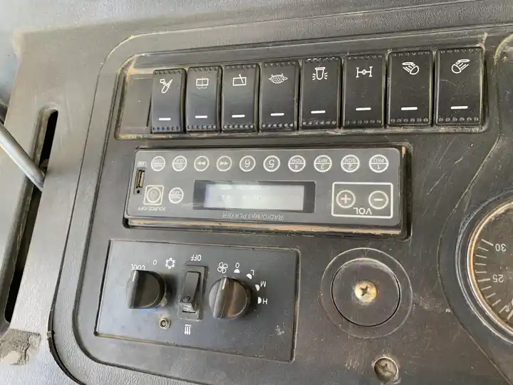 High Quality Original Uk JCB 3CX excavator used wheel loaders 7 ton backhoe loader with good working condition in stock for sale - Buldoexcavator: Foto 5 High Quality Original Uk JCB 3CX excavator used wheel loaders 7 ton backhoe loader with good working condition in stock for sale - Buldoexcavator: Foto 5