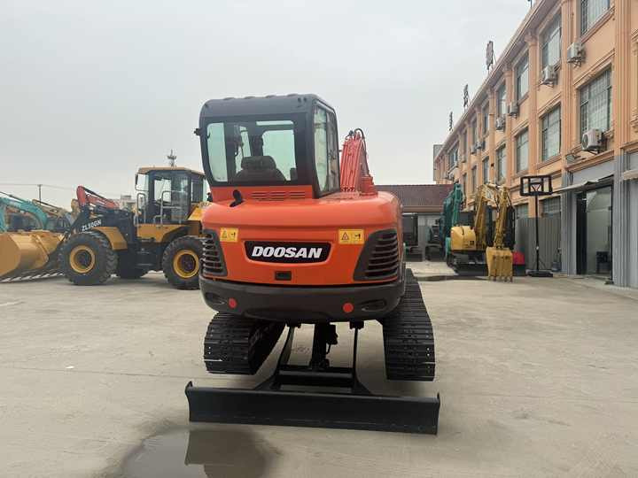 High Quality and Low Price Used Doosan Dx60 Dx75 Dx80 Crawler Excavator in Good Condition 6-ton Mini 6t Excavator for Sale - Excavator pe şenile: Foto 2 High Quality and Low Price Used Doosan Dx60 Dx75 Dx80 Crawler Excavator in Good Condition 6-ton Mini 6t Excavator for Sale - Excavator pe şenile: Foto 2
