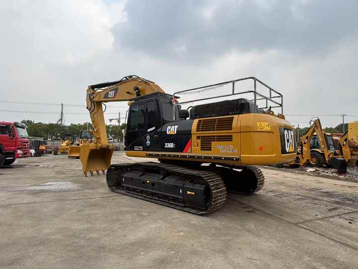 Hot Sale CAT 336 with Strong Power Engine Short Years Excellent Working Condition Crawler 36 Ton Used Tractor CAT 336 in Shock - Excavator: Foto 4 Hot Sale CAT 336 with Strong Power Engine Short Years Excellent Working Condition Crawler 36 Ton Used Tractor CAT 336 in Shock - Excavator: Foto 4