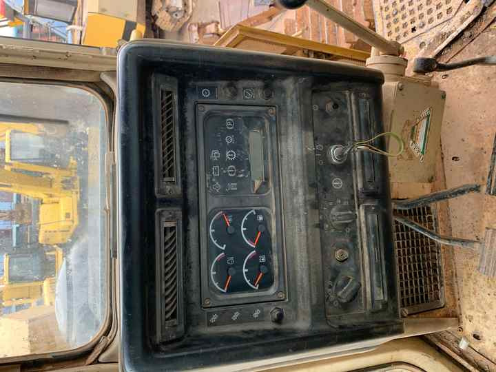 Japan Imported Caterpillar D7R Bulldozer Japan Original Cat D7G D7R D9n D8r Used Bulldozers - Buldozer: Foto 5 Japan Imported Caterpillar D7R Bulldozer Japan Original Cat D7G D7R D9n D8r Used Bulldozers - Buldozer: Foto 5