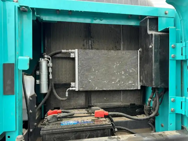 Large Second-Hand Excavators Kobelco Sk200 SK210 20ton with EPA and CE on Sale in Japan - Excavator: Foto 2 Large Second-Hand Excavators Kobelco Sk200 SK210 20ton with EPA and CE on Sale in Japan - Excavator: Foto 2