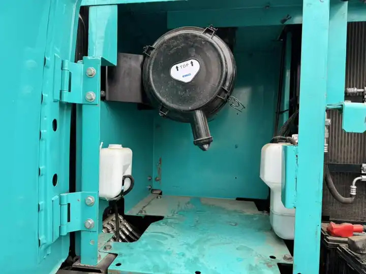 Large Second-Hand Excavators Kobelco Sk200 SK210 20ton with EPA and CE on Sale in Japan - Excavator: Foto 3 Large Second-Hand Excavators Kobelco Sk200 SK210 20ton with EPA and CE on Sale in Japan - Excavator: Foto 3