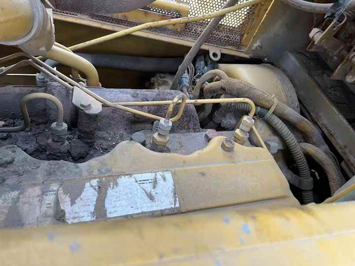 Original Japan Imported Caterpillar D7R Bulldozer Japan Original Cat D7G D7R D9n D8r Used Bulldozers - Buldozer: Foto 3 Original Japan Imported Caterpillar D7R Bulldozer Japan Original Cat D7G D7R D9n D8r Used Bulldozers - Buldozer: Foto 3