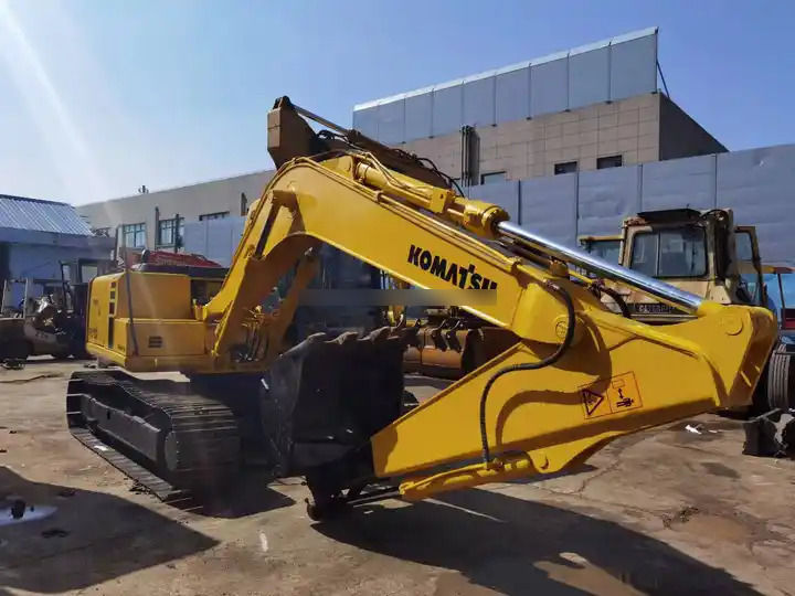 Original Well-Maintained Komatsu PC120-6 Used Excavator for Sale - Excavator pe şenile: Foto 3 Original Well-Maintained Komatsu PC120-6 Used Excavator for Sale - Excavator pe şenile: Foto 3