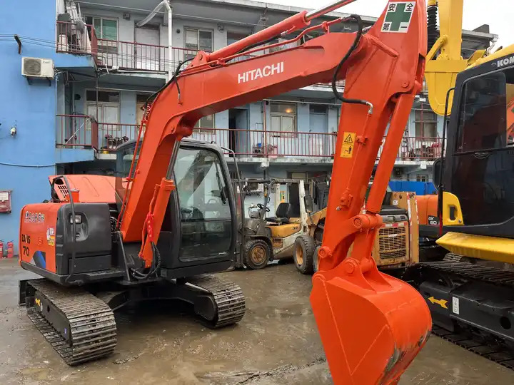 Second Hand Hitachi Zx70 Crawler Excavator Used 7 Ton Excavator Machine With Good Condition For Sale - Excavator pe şenile: Foto 5 Second Hand Hitachi Zx70 Crawler Excavator Used 7 Ton Excavator Machine With Good Condition For Sale - Excavator pe şenile: Foto 5