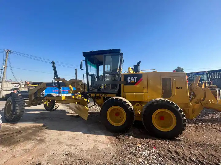Second hand Caterpillar motor Grader CAT 140K for sale, used CAT 140G 140H 140K in good condition - Autogreder: Foto 3 Second hand Caterpillar motor Grader CAT 140K for sale, used CAT 140G 140H 140K in good condition - Autogreder: Foto 3