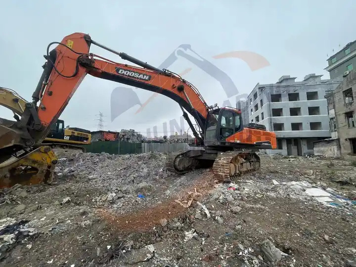 USED KOREA BRAND DOOSAN EXCAVATOR DX520LC DX520LC-9 C HYDRAULIC BIG DIGGER GOOD CONDITION FOR SALE - Excavator: Foto 3 USED KOREA BRAND DOOSAN EXCAVATOR DX520LC DX520LC-9 C HYDRAULIC BIG DIGGER GOOD CONDITION FOR SALE - Excavator: Foto 3