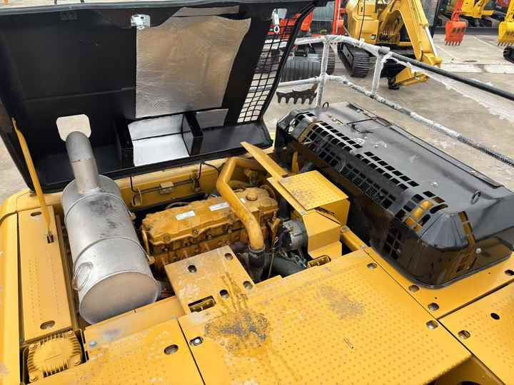 Used CATERPILLAR 336D2 Excavator CAT 336D2 330 360 Used CAT 336D2 Excavator for Sale Used Walking Excavator on Caterpillar - Excavator: Foto 3 Used CATERPILLAR 336D2 Excavator CAT 336D2 330 360 Used CAT 336D2 Excavator for Sale Used Walking Excavator on Caterpillar - Excavator: Foto 3