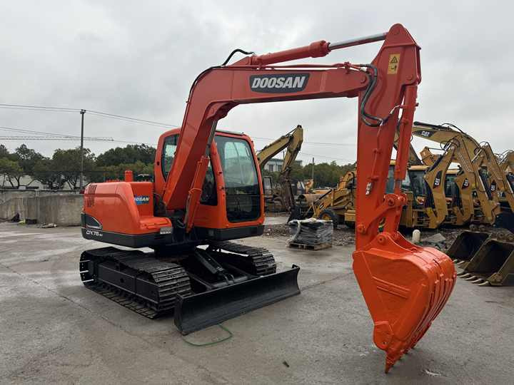 Excavator pe şenile Used Excavator Doosan DX75-9C Second-hand Excavator Digger DX75-9C Compact Shovel Crawler Doosan 75 Excavator Doosan Dx75-9C: Foto 6 Excavator pe şenile Used Excavator Doosan DX75-9C Second-hand Excavator Digger DX75-9C Compact Shovel Crawler Doosan 75 Excavator Doosan Dx75-9C: Foto 6