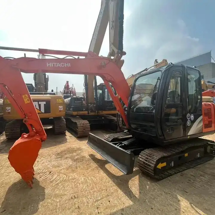 Used Hitachi ZX70 crawler Excavator, Japan Made used Hitachi ZX70 Mini Excavator on sale - Excavator pe şenile: Foto 1 Used Hitachi ZX70 crawler Excavator, Japan Made used Hitachi ZX70 Mini Excavator on sale - Excavator pe şenile: Foto 1