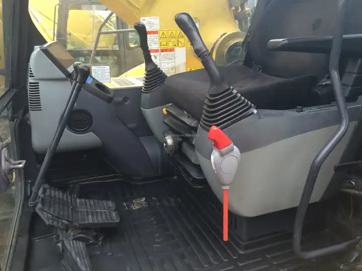 Used Komatsu excavator Pc450-8 in good condition for sale - Excavator pe şenile: Foto 3 Used Komatsu excavator Pc450-8 in good condition for sale - Excavator pe şenile: Foto 3