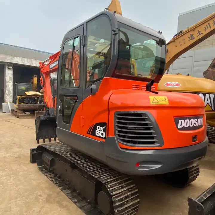 Dx60 dx55 ON SALE Doosan 6ton dx60 Used excavator in stock - Excavator pe şenile: Foto 1 Dx60 dx55 ON SALE Doosan 6ton dx60 Used excavator in stock - Excavator pe şenile: Foto 1