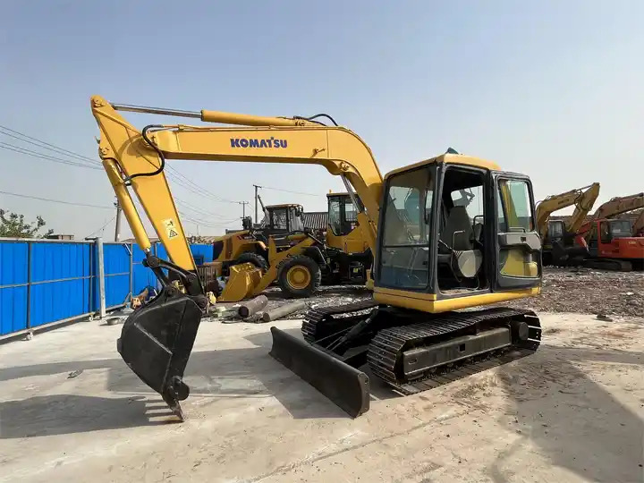 Komatsu used pc60-7 excavator/used 6ton excavator /Komatsu japan pc60-7 mini used excavator for sale Komatsu  excavator - Excavator pe şenile: Foto 4 Komatsu used pc60-7 excavator/used 6ton excavator /Komatsu japan pc60-7 mini used excavator for sale Komatsu  excavator - Excavator pe şenile: Foto 4