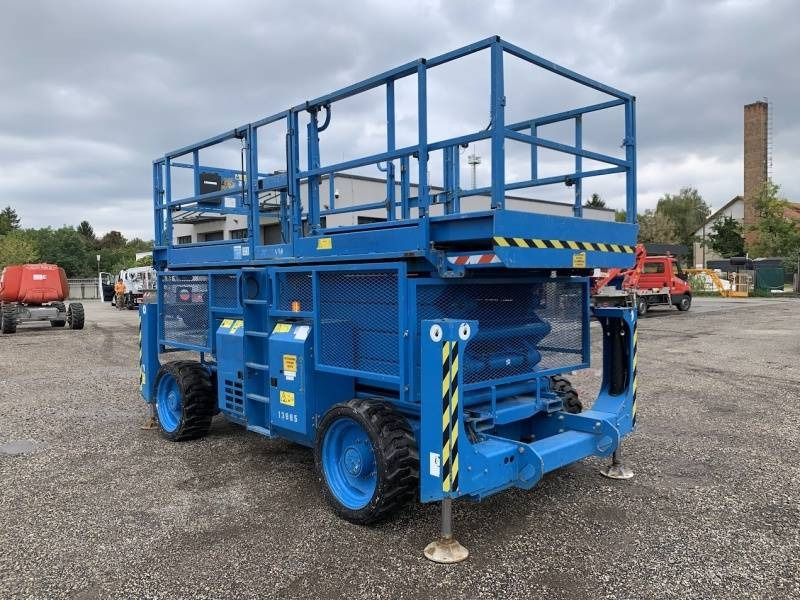 Genie GS4390 - 15,11m, diesel, 4x4 - Platforma foarfeca: Foto 1 Genie GS4390 - 15,11m, diesel, 4x4 - Platforma foarfeca: Foto 1