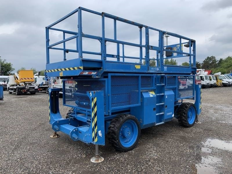 Genie GS4390 - 15,11m, diesel, 4x4 - Platforma foarfeca: Foto 2 Genie GS4390 - 15,11m, diesel, 4x4 - Platforma foarfeca: Foto 2