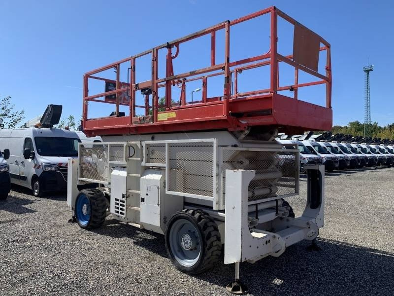 Genie GS5390 - 18m - 4x4 - Diesel - Platforma foarfeca: Foto 1 Genie GS5390 - 18m - 4x4 - Diesel - Platforma foarfeca: Foto 1
