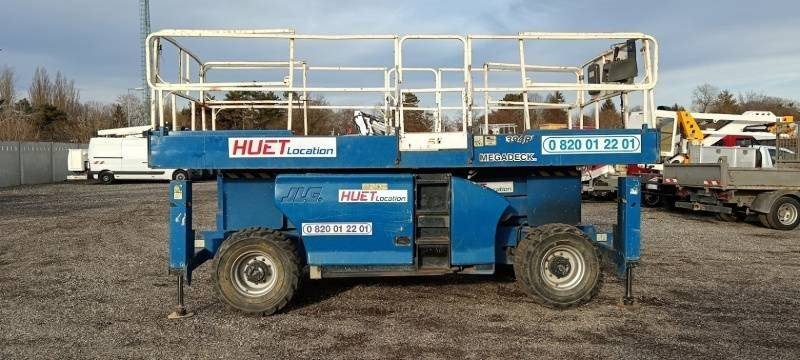 JLG 3394RT - 12m, 4x4, diesel - Platforma foarfeca: Foto 5 JLG 3394RT - 12m, 4x4, diesel - Platforma foarfeca: Foto 5