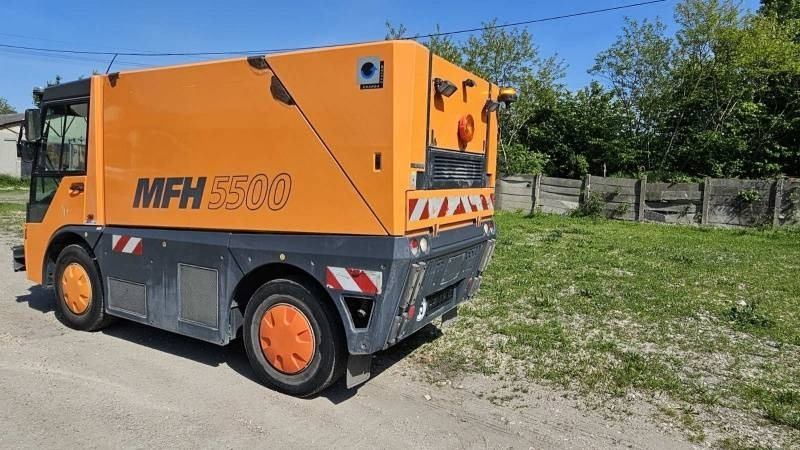 Mfh 5500 sweeper - with air conditionier - Măturătoare stradală: Foto 4 Mfh 5500 sweeper - with air conditionier - Măturătoare stradală: Foto 4