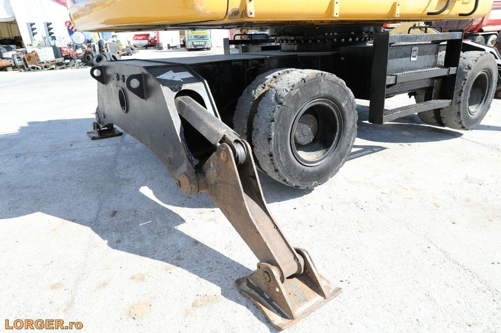 Excavator pentru manipulare de materiale CAT M 325 D MH: Foto 22