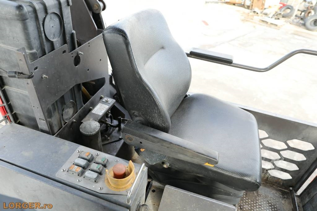 Finisor de asfalt Volvo P 7820 C ABG: Foto 11