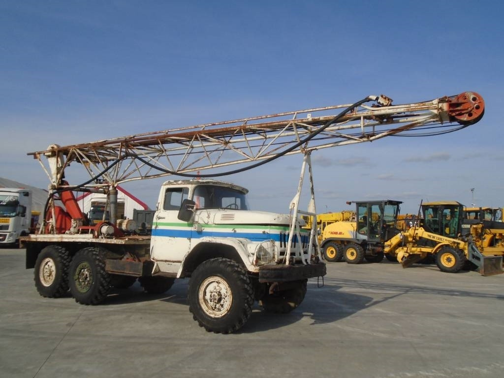 ZIL 6×6  - Maşină de foraj: Foto 1 ZIL 6×6  - Maşină de foraj: Foto 1