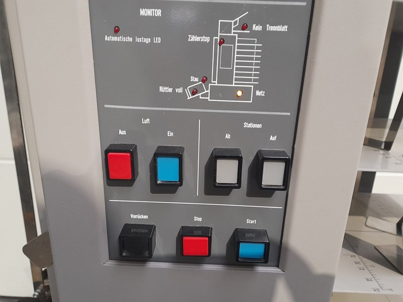 Horizon AC-8000 S | collator | 8 stations | 1992 - Mașină de tipar: Foto 3 Horizon AC-8000 S | collator | 8 stations | 1992 - Mașină de tipar: Foto 3