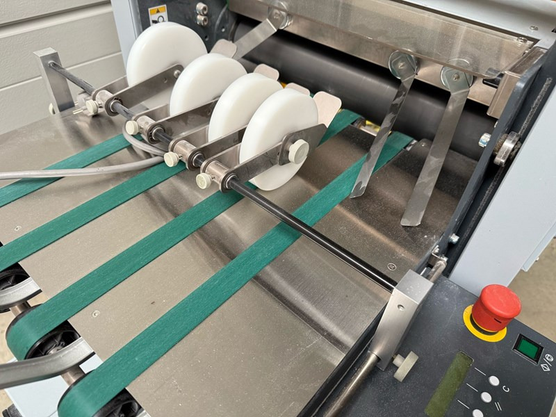 Horizon PST-40 - Mașină de pliat: Foto 4 Horizon PST-40 - Mașină de pliat: Foto 4