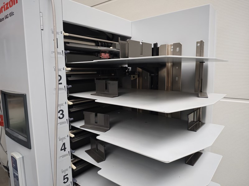 Horizon VAC-100 c | collator | 10 stations | 2008 | 33.2 mio - Mașină de tipar: Foto 4 Horizon VAC-100 c | collator | 10 stations | 2008 | 33.2 mio - Mașină de tipar: Foto 4