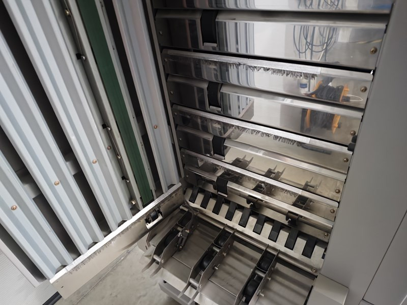 Horizon VAC-100 m | collator | 10 stations - Mașină de tipar: Foto 3 Horizon VAC-100 m | collator | 10 stations - Mașină de tipar: Foto 3