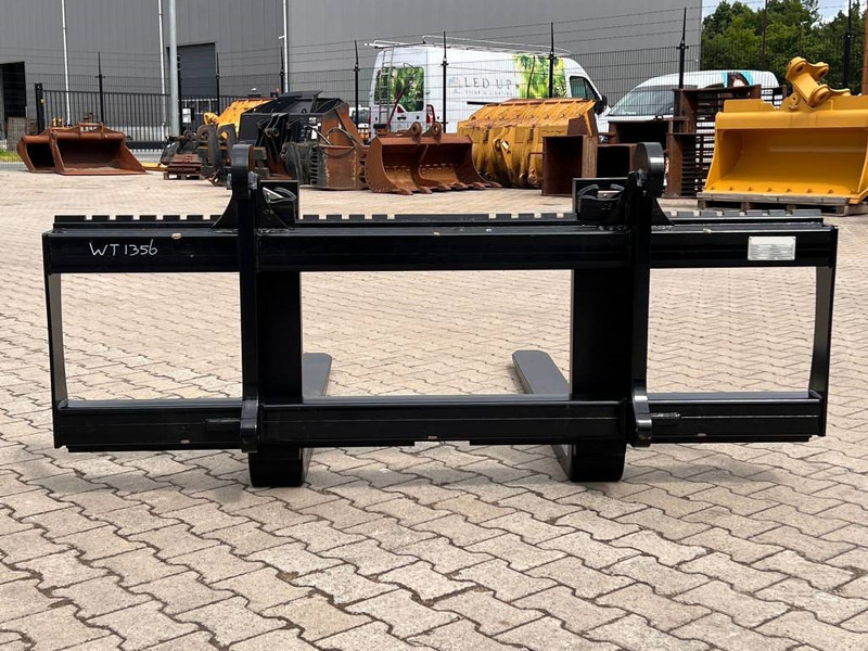 Volvo Palletforks 8 ton Volvo L60/ L70/ L90/ L110 - Furci pentru Utilaje constructii: Foto 4 Volvo Palletforks 8 ton Volvo L60/ L70/ L90/ L110 - Furci pentru Utilaje constructii: Foto 4