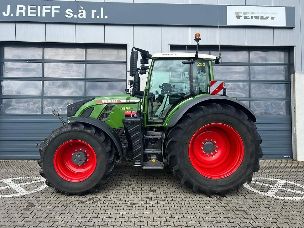 J.Reiff Sarl
Herr Stefan Neukirch - 77 Z.I in den - Tractor agricol: Foto 3 J.Reiff Sarl
Herr Stefan Neukirch - 77 Z.I in den - Tractor agricol: Foto 3