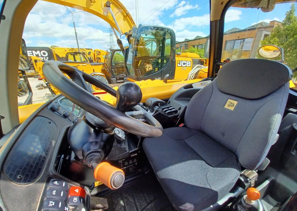 JCB 560-80 Agri Plus - Stivuitor telescopic: Foto 5 JCB 560-80 Agri Plus - Stivuitor telescopic: Foto 5