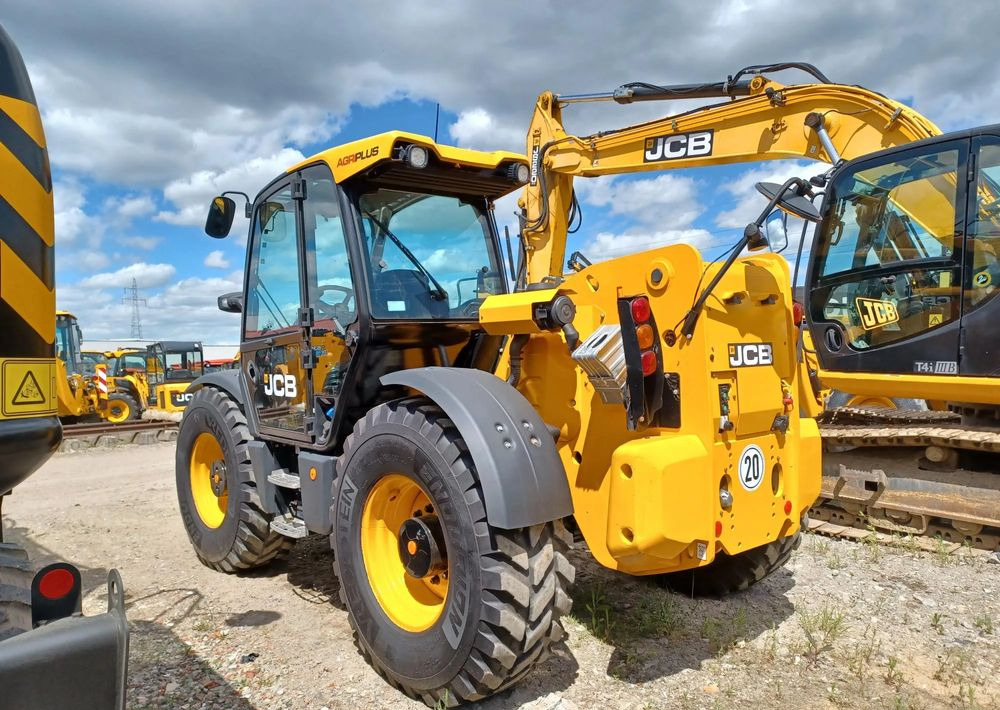 JCB 560-80 Agri Plus - Stivuitor telescopic: Foto 4 JCB 560-80 Agri Plus - Stivuitor telescopic: Foto 4