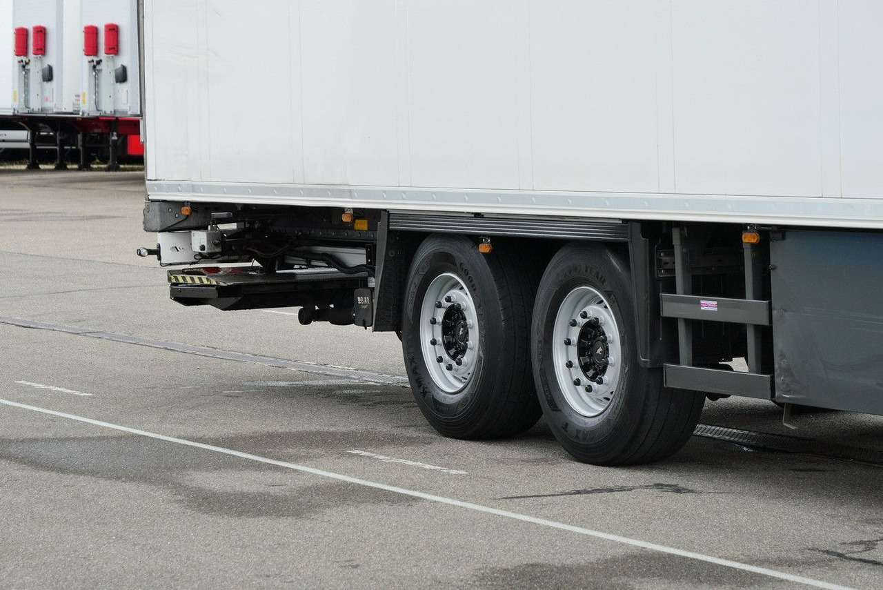 Schmitz Cargobull SKO 18 /BI TEMP / LBW BÄR / FP45 /VECTOR 1950 MT - Semiremorcă frigider: Foto 5 Schmitz Cargobull SKO 18 /BI TEMP / LBW BÄR / FP45 /VECTOR 1950 MT - Semiremorcă frigider: Foto 5