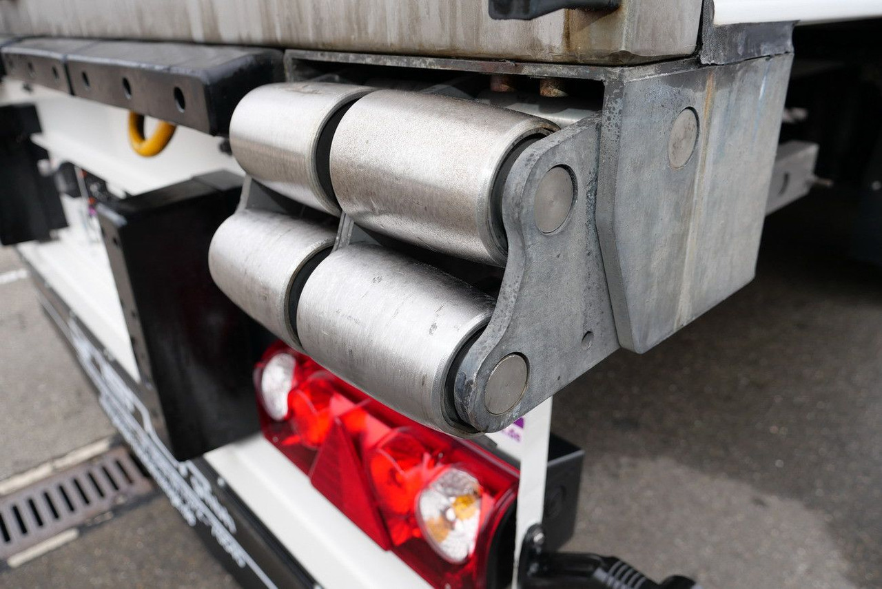 Semiremorcă frigider Schmitz Cargobull SKO 24/DOPPELSTOCK BLUMEN TK A500 DRP FP 45: Foto 15 Semiremorcă frigider Schmitz Cargobull SKO 24/DOPPELSTOCK BLUMEN TK A500 DRP FP 45: Foto 15